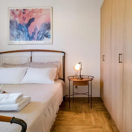 Polys Lefkada 2 Apolpaina